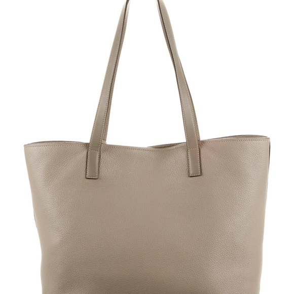 Prada tote - Picture 3 of 4